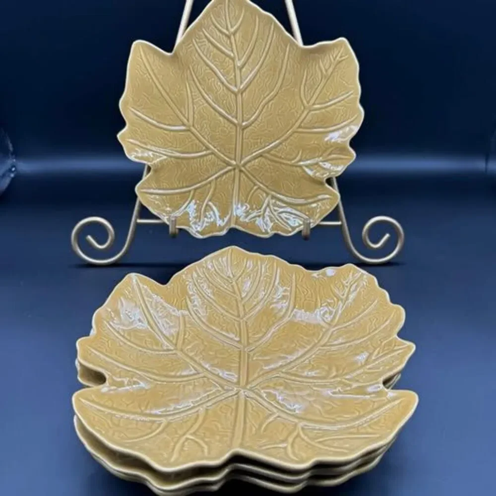 Hy-Vee Seasons Stoneware Leaf Plate Set of 4